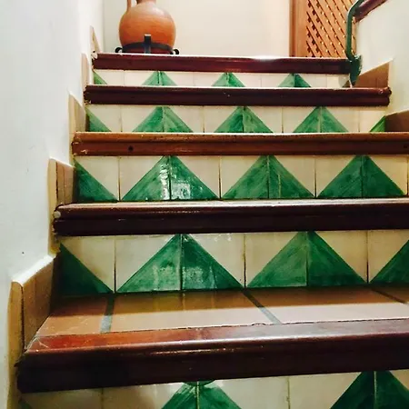 Bar Restaurante De بيت شباب